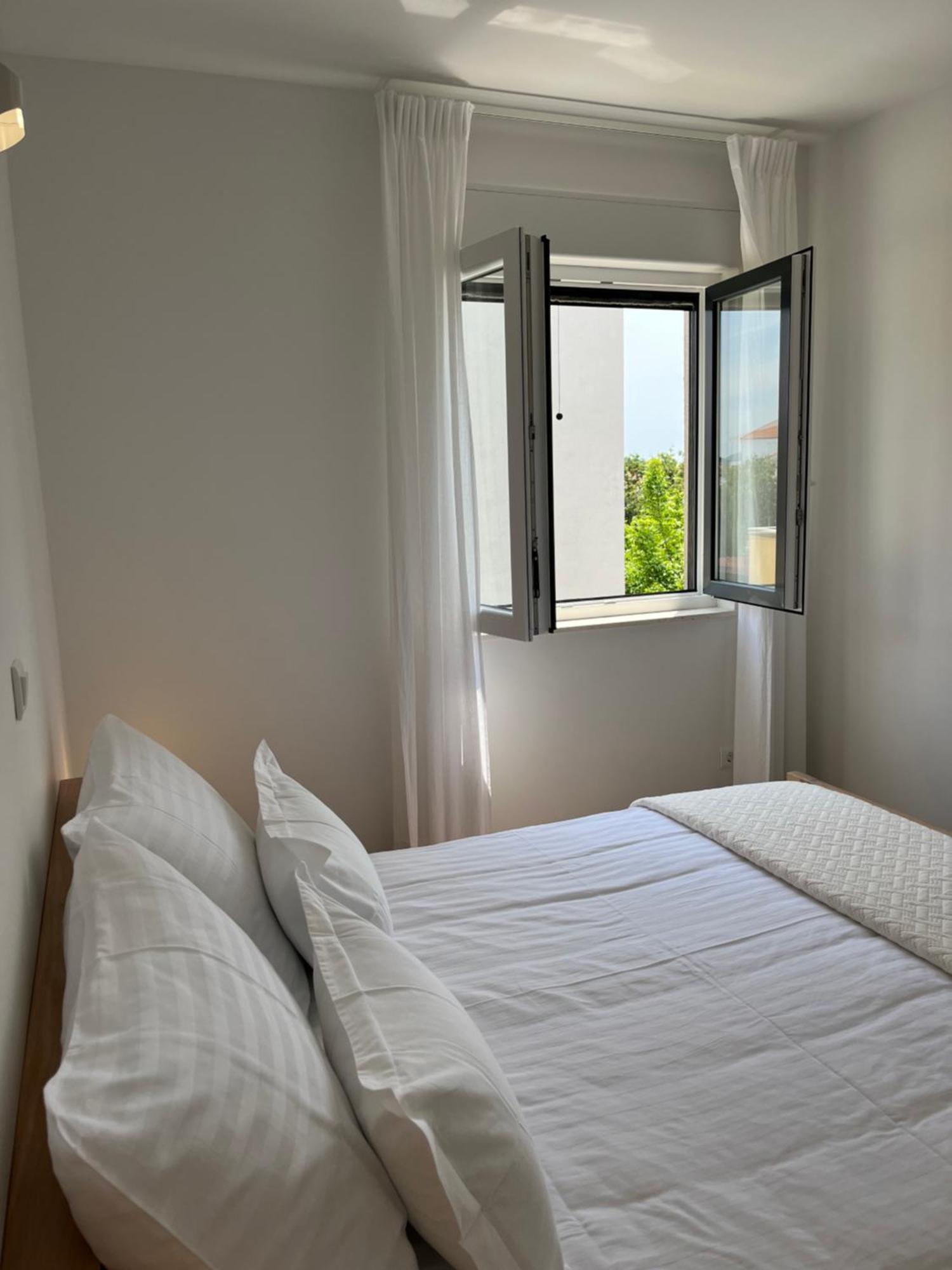 Luxury Apartment Ledo โรกอซนิซา ภายนอก รูปภาพ