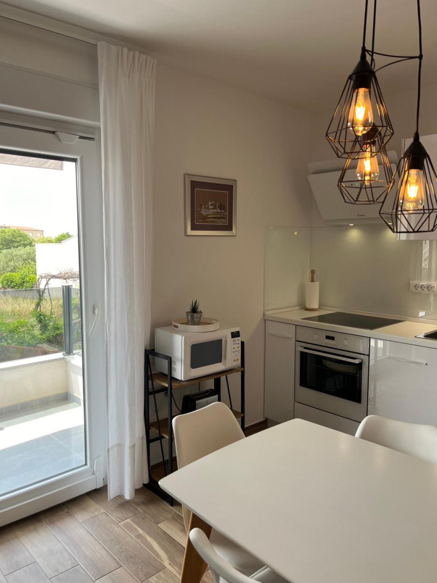 Luxury Apartment Ledo โรกอซนิซา ภายนอก รูปภาพ